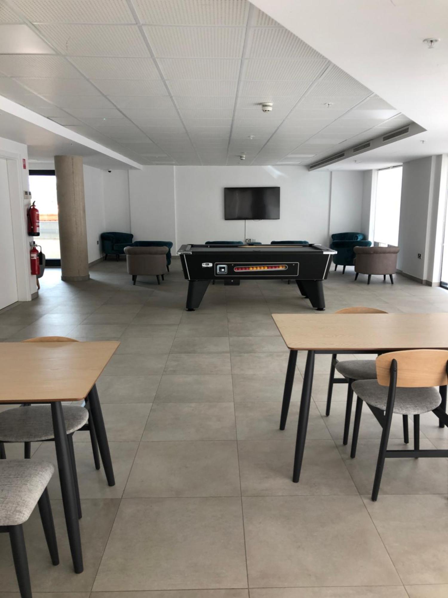 Cp High Floor Luxury Studio Sleeps 3 Gibraltar Exterior photo
